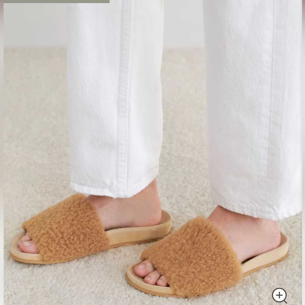 Jenni Kayne Shearling Slide Sandal - Picture 2 of 2